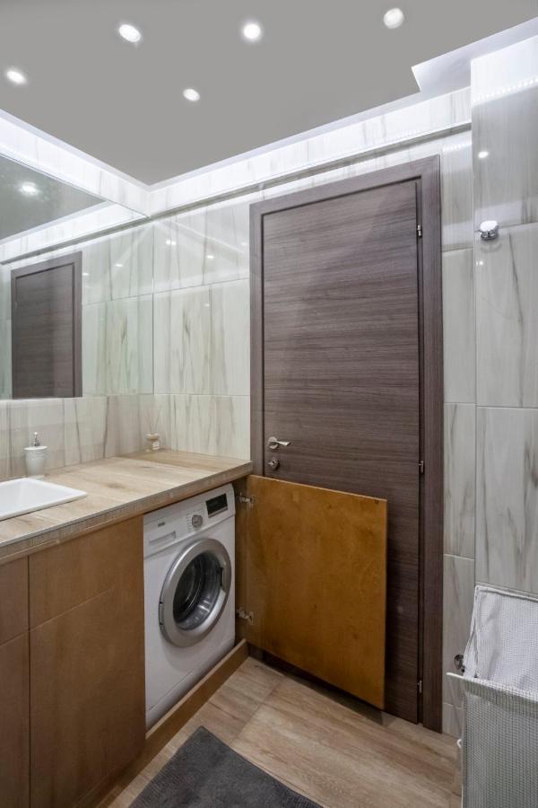 Be Queen-Your Urban Stay Thessaloniki Exterior photo